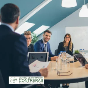 Especialízate en comunicación e imagen corporativa online. Domina branding, reputación digital y gestión de crisis. ¡Impulsa tu carrera!