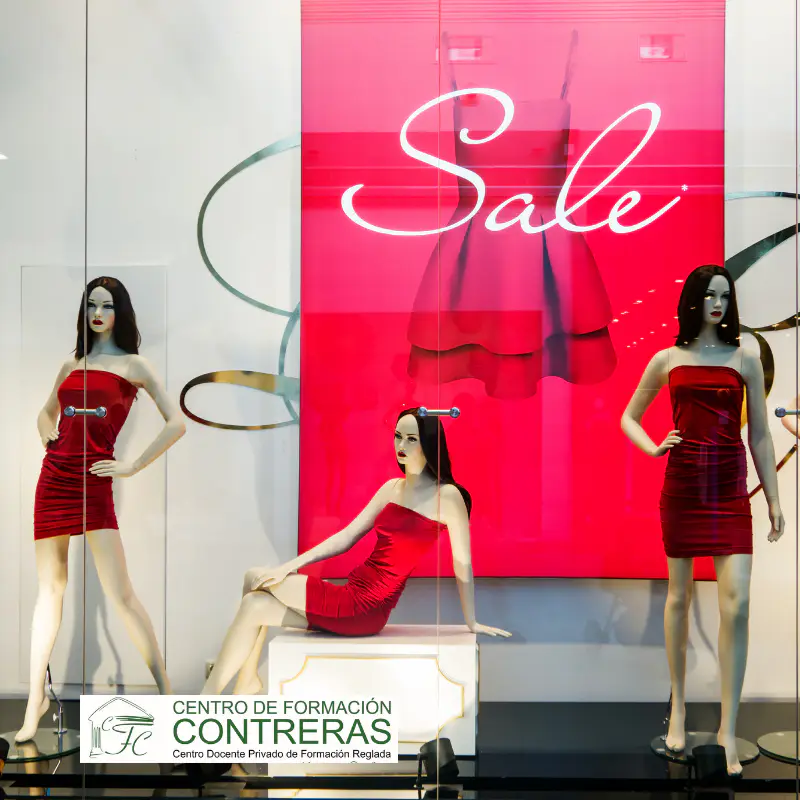Especialízate con el Curso de Diseño de Escaparates online de 75 h. Aprende composición, marketing visual y montaje comercial. Inscríbete ahora.
