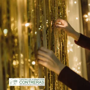 Aprende visual merchandising, escaparatismo y distribución del punto de venta con este curso online de 50 horas en Formación Contreras. ¡Matricúlate ya!