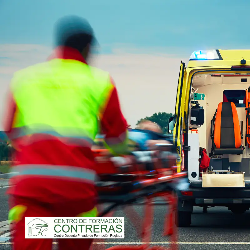 Fórmate con el curso de emergencias sanitarias online de 75h. Domina el soporte vital, triage y transporte de pacientes. Inscríbete ahora.