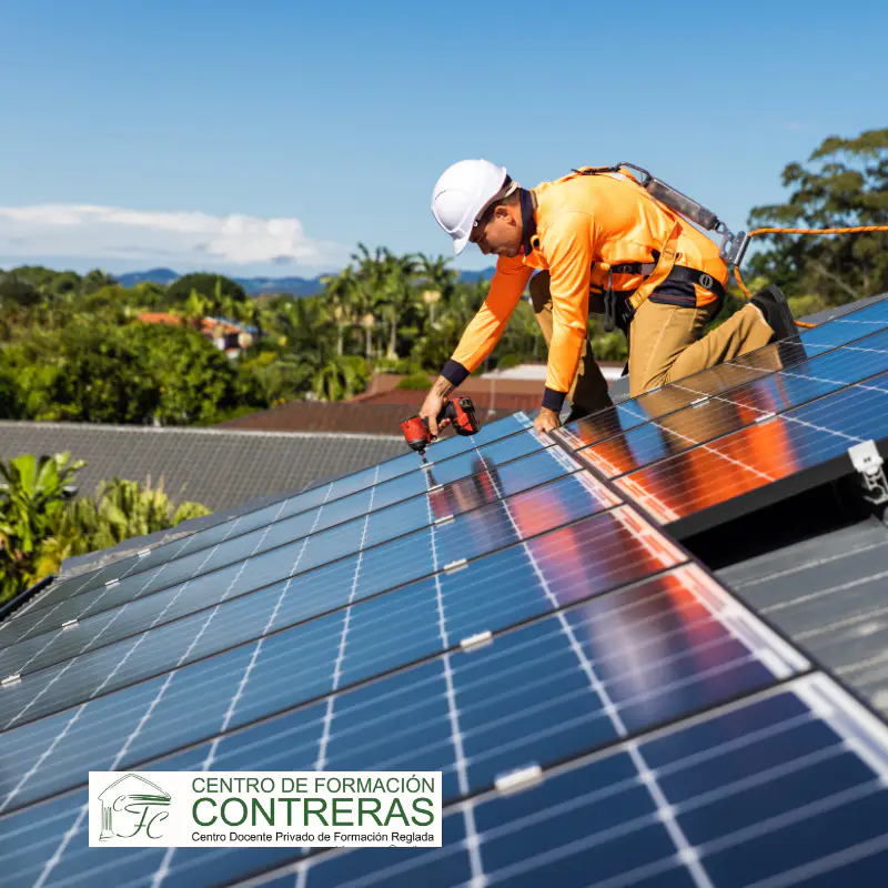 Fórmate en energía solar fotovoltaica con Formación Contreras. 50 h online de diseño, montaje y mantenimiento de instalaciones. Inscríbete ahora.