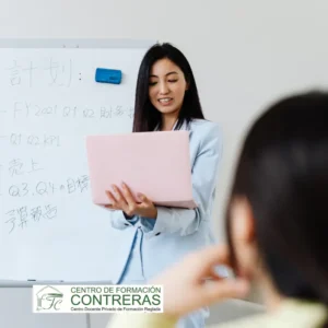 Especialízate con el Curso de Fundamentos de comunicación y publicidad. Estudia online, mejora tu empleabilidad y domina el marketing. ¡Inscríbete hoy!