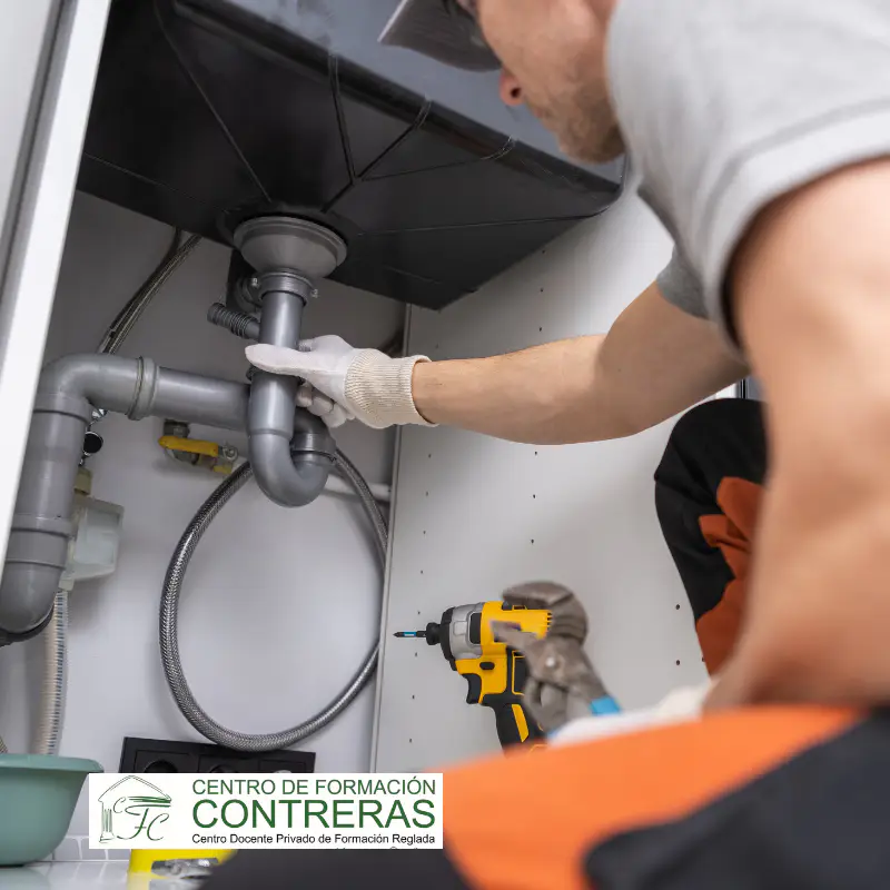 Consigue tu certificado de PRL de 20 horas en TPM Fontanería e instalaciones. Formación oficial para trabajar en el sector. ¡Inscríbete hoy!